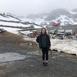 Meet your Posher, Caiti